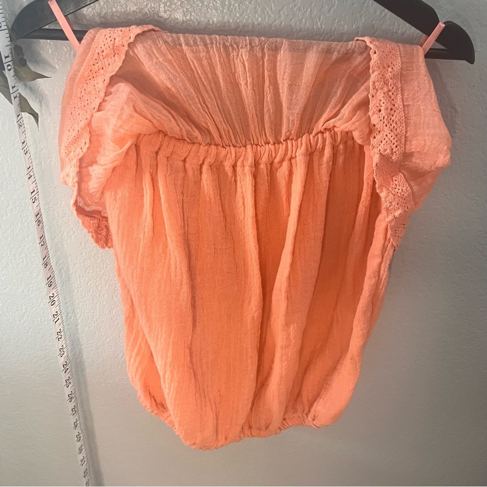 Arden B | strapless, cropped, coral blouse w/elasticated hems, size small​ - Picture 3 of 10